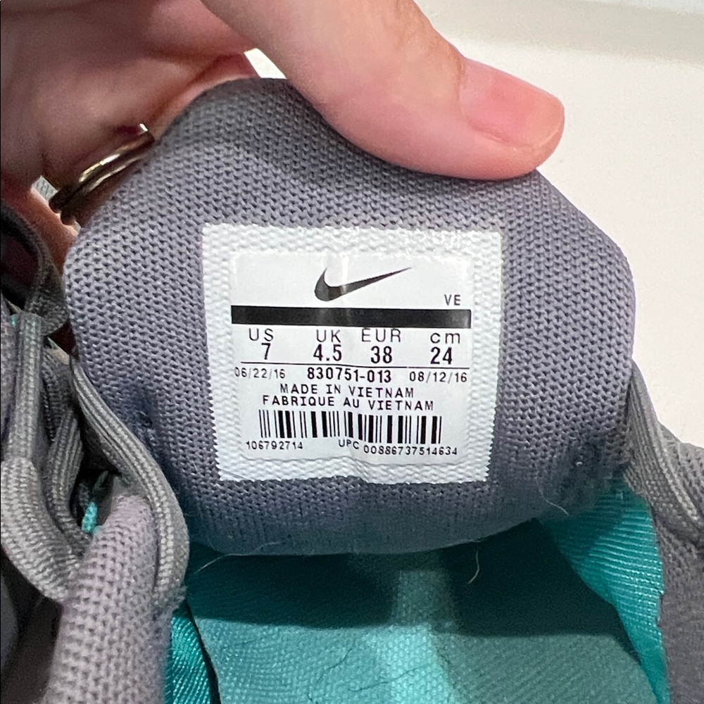 Nike Women's Athletic Shoes in Gray and Teal - Picture 4 of 6